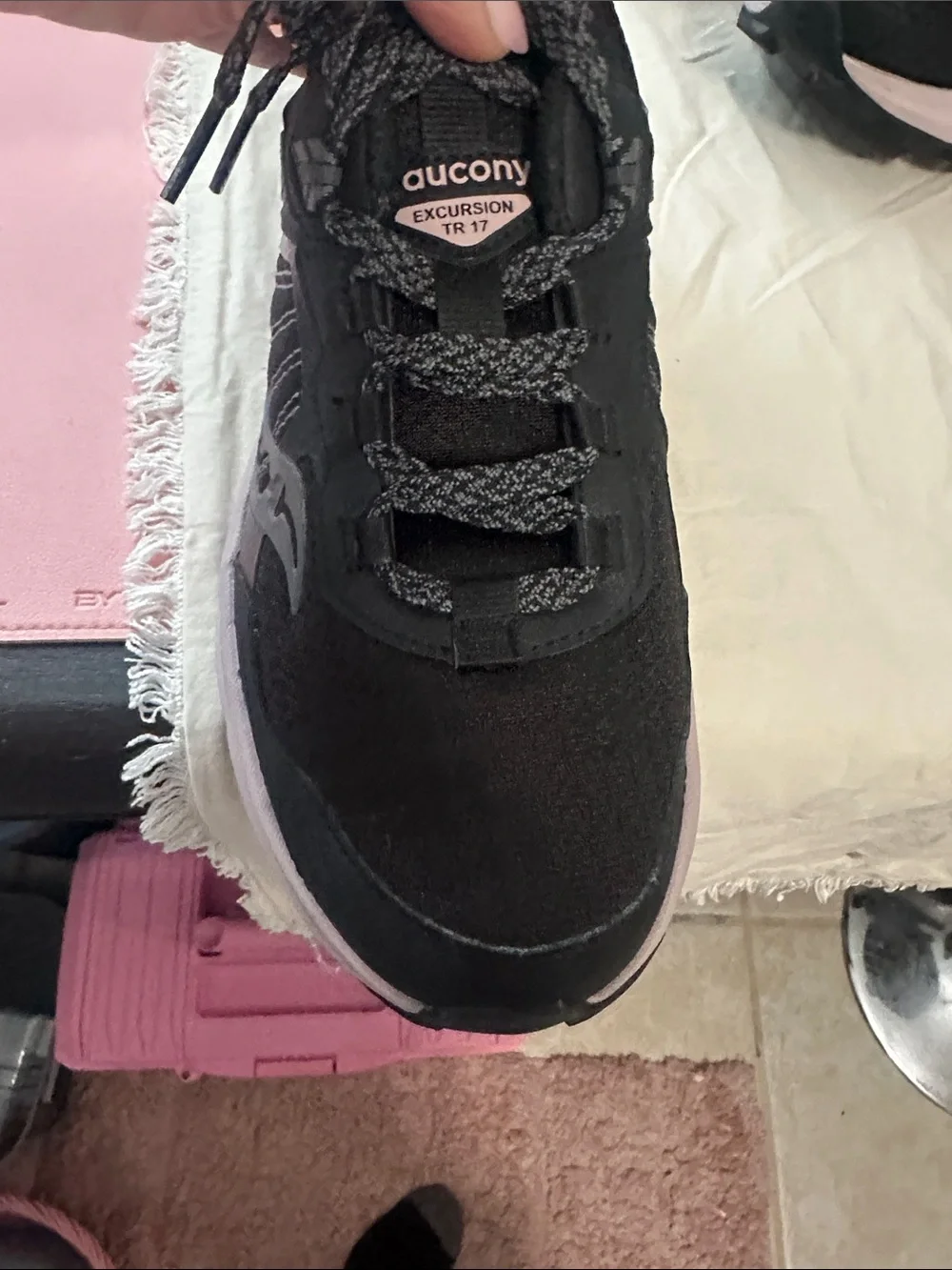 Women’s Black & Light lavender  Athletic Sneakers Sz 8 by Saucony Excursion TR17